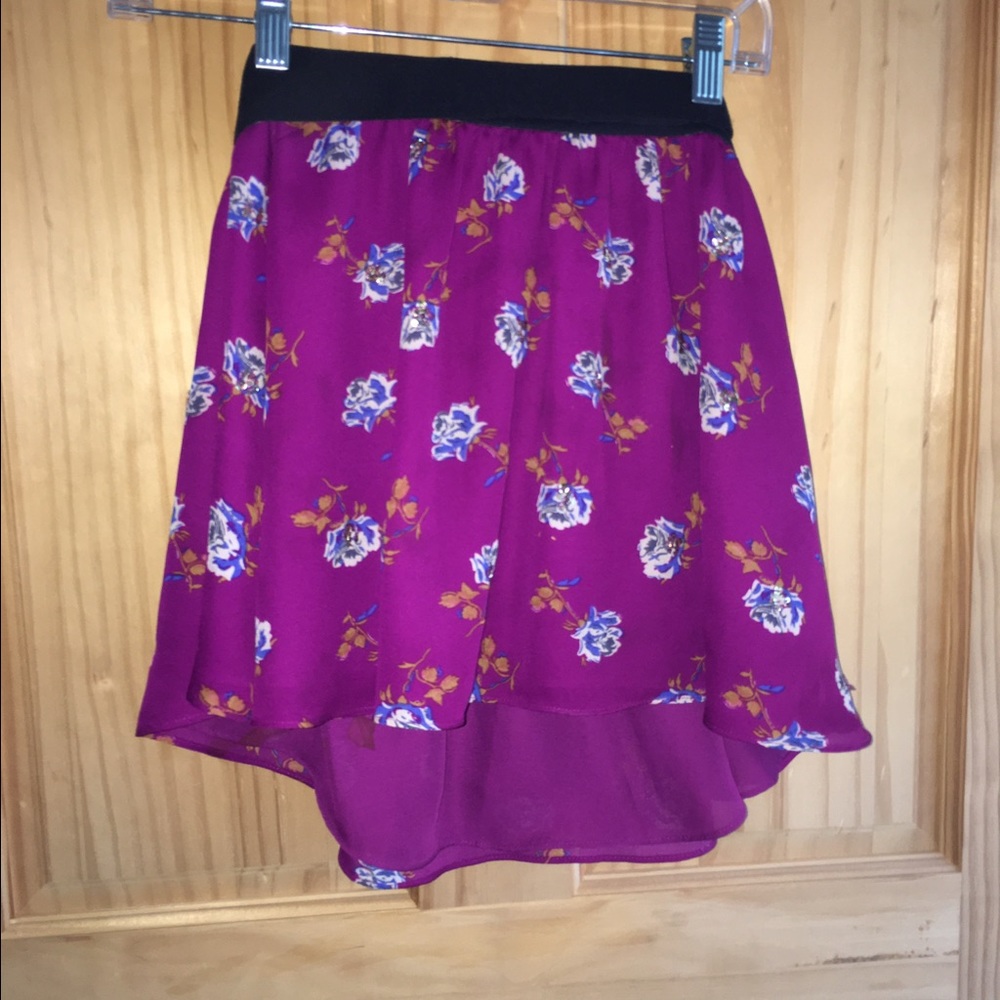Flower print skirt.
