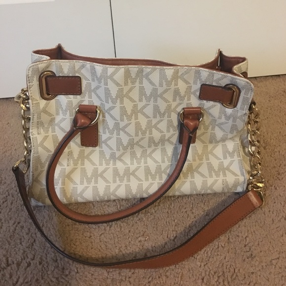 MK Hamilton Medium Logo EW Satchel in Vanilla - Picture 3 of 4