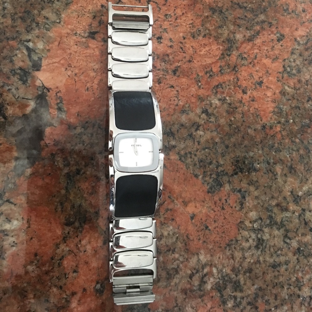 Fossil Watch - Picture 2 of 4
