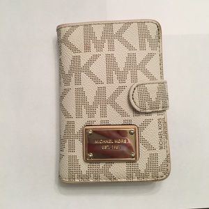 Micheal Kors Leather Wallet