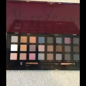 Profusion Hollywood eyeshadow palette Profusion Hollywood eyeshadow palette