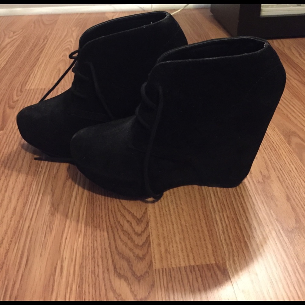 Black Heels 8.5