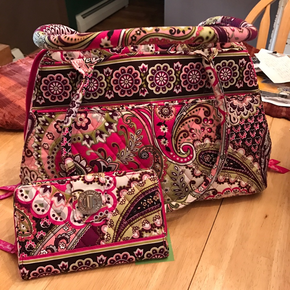 SOLD.....Brand New Vera Bradley purse n wallet