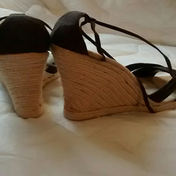 Stacked wedge sandals - never worn with box - Picture 3 of 3