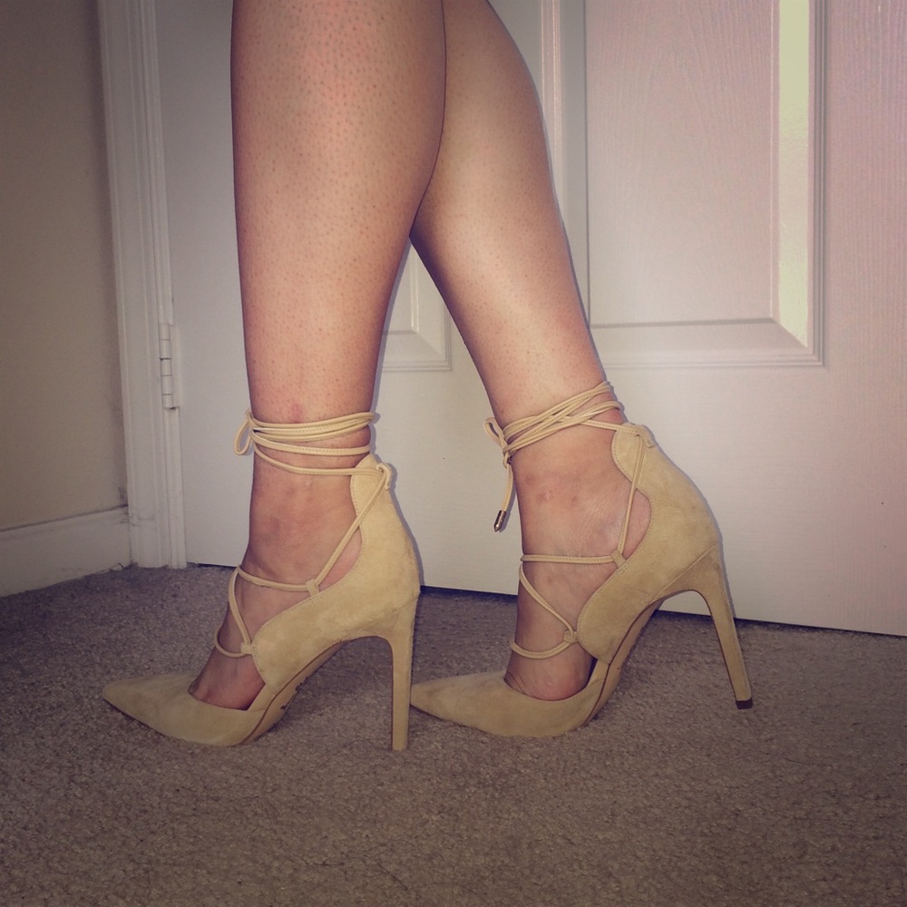 New Nude Sam Edelman Strappy Leather Pumps