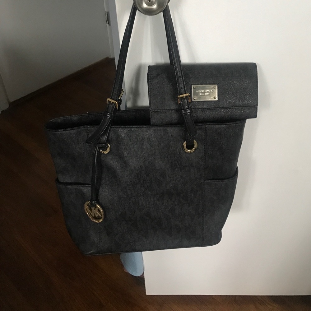 MICHAEL KORS bag with wallet