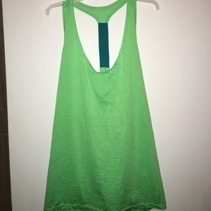OLD NAVY ACTIVE WEAR TANK 💚