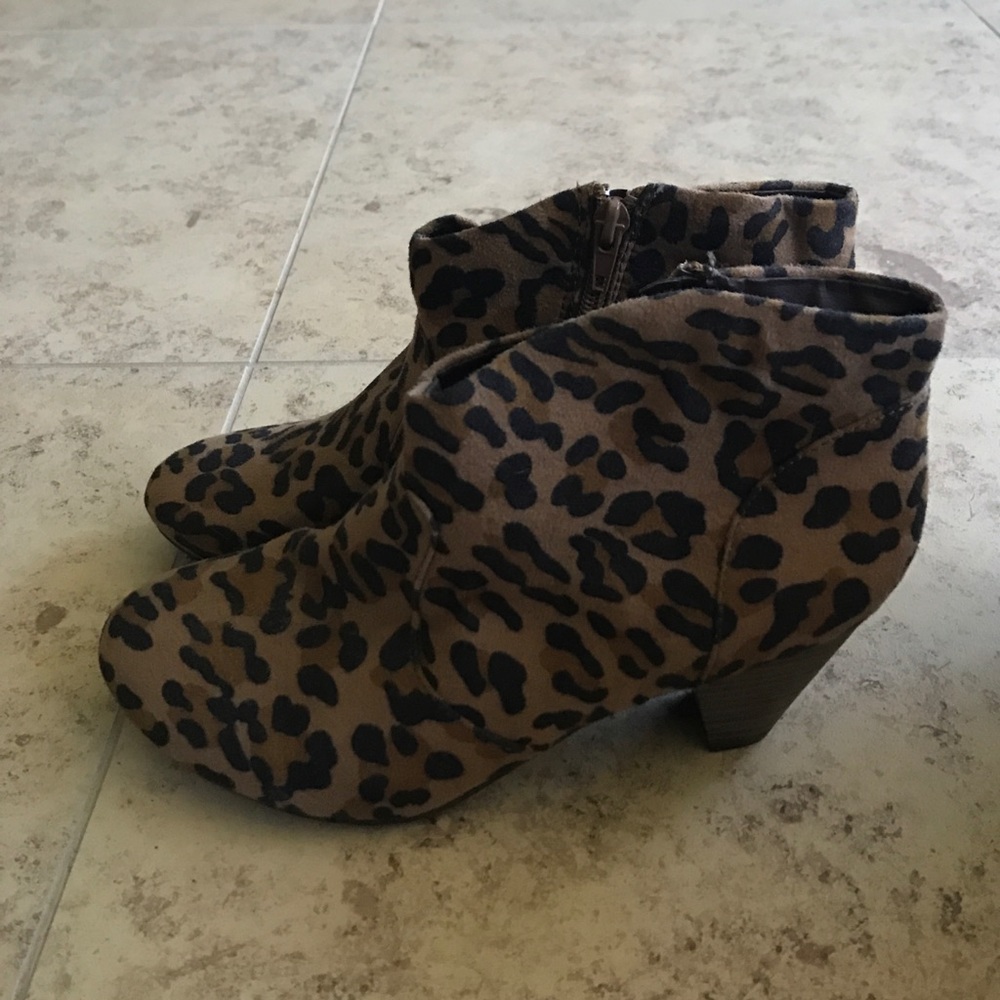 Leopard booties size 8