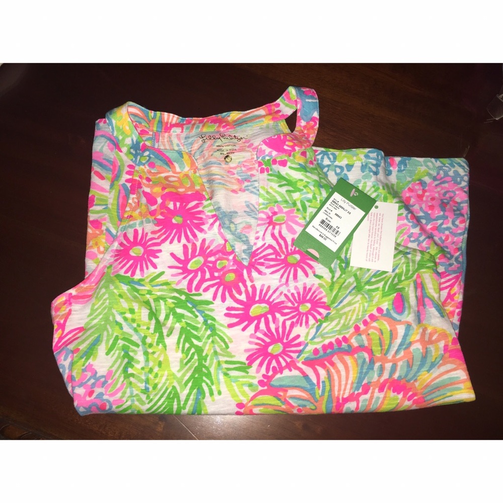 Lilly Pulitzer tank top size XS.