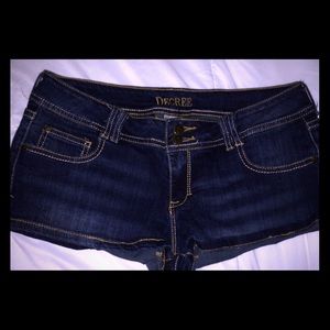 DECREE JEAN SHORTS