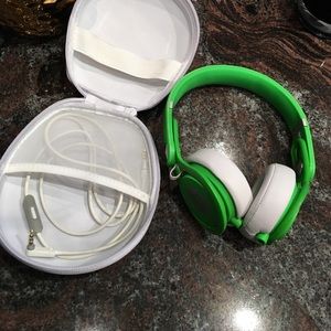 Beats Mixrs Neon Green