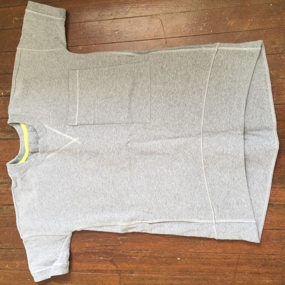 Half sleeve big silhouette sweat shirt