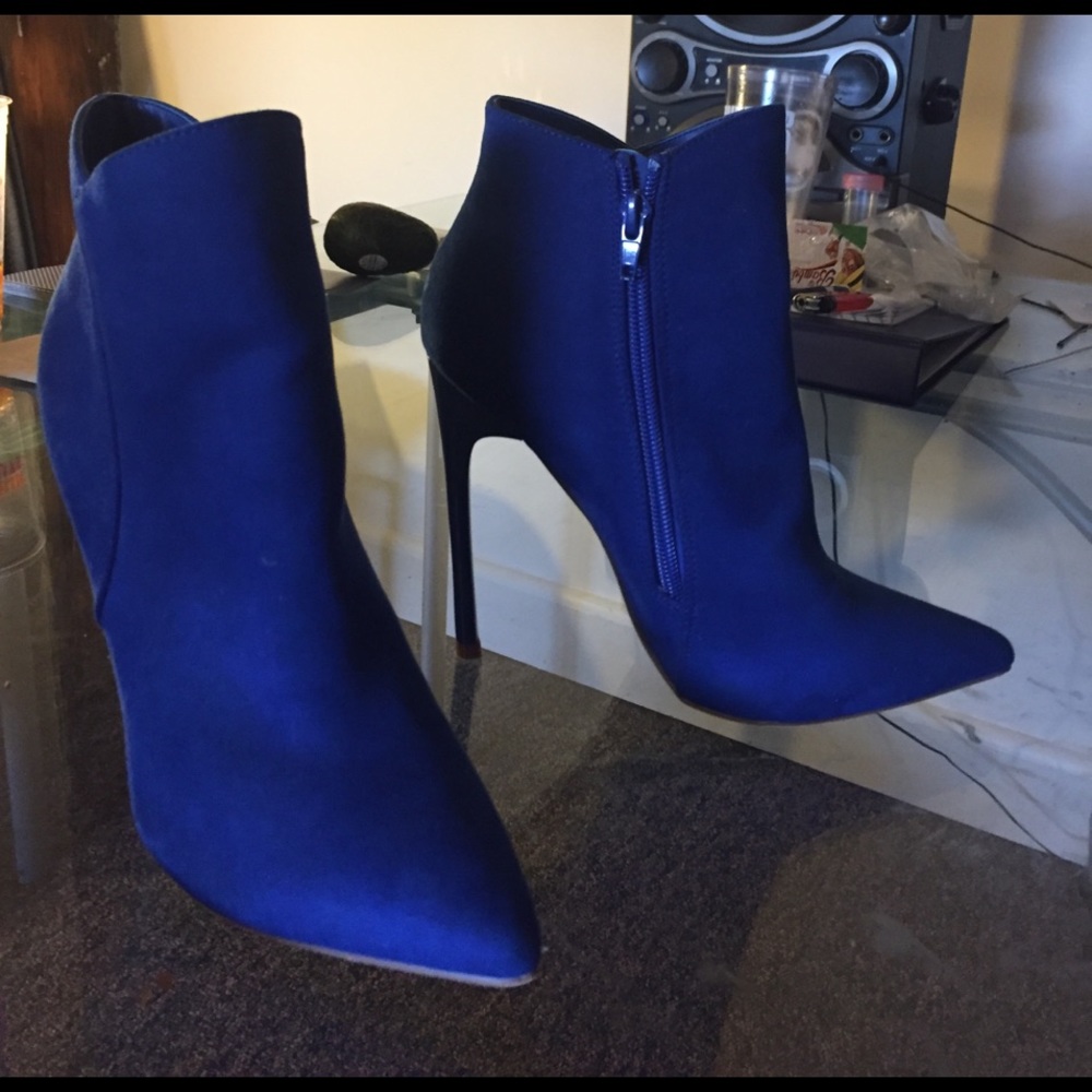 Suede Blue Pumps
