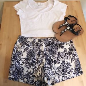 Price Drop ⬇️ H&M Floral Shorts w/ Pockets NWT