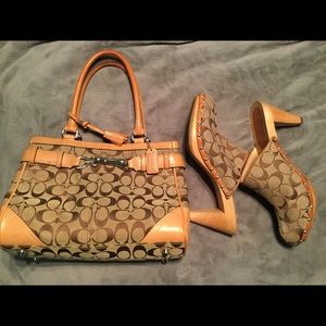 Coach Hampton Signature Khaki bag