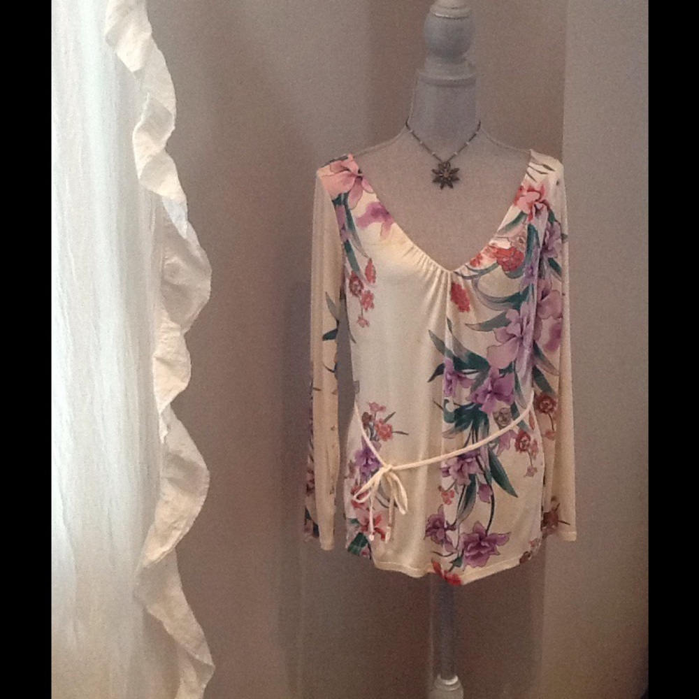 🎉HP🎉100% Silk Elie Tahari Blouse - Picture 2 of 4