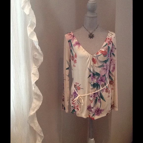 🎉HP🎉100% Silk Elie Tahari Blouse - Picture 2 of 4