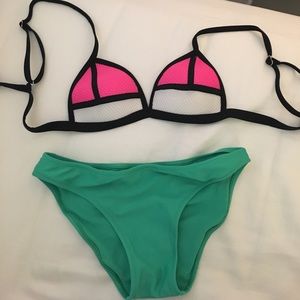 NA Triangl Bikini NWOT