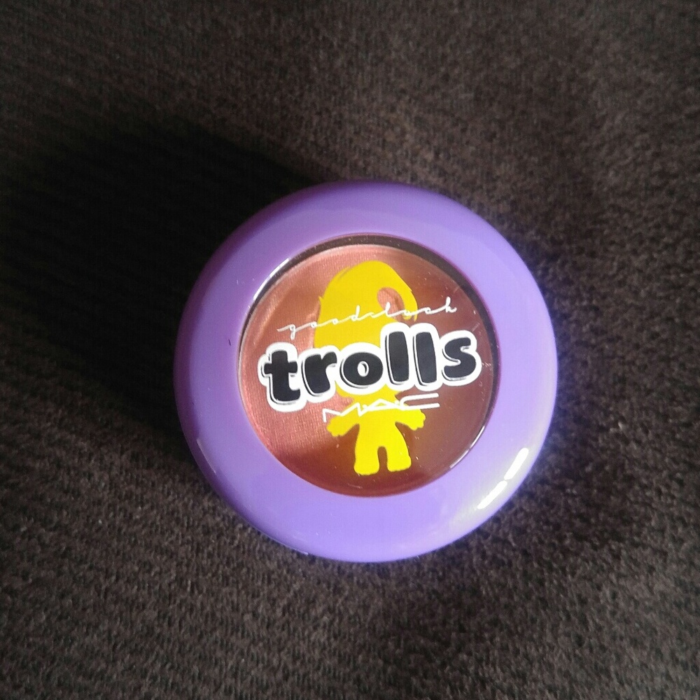 Mac Trolls eyeshadow Paradisco
