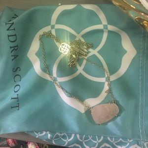 Kendra Scott necklace