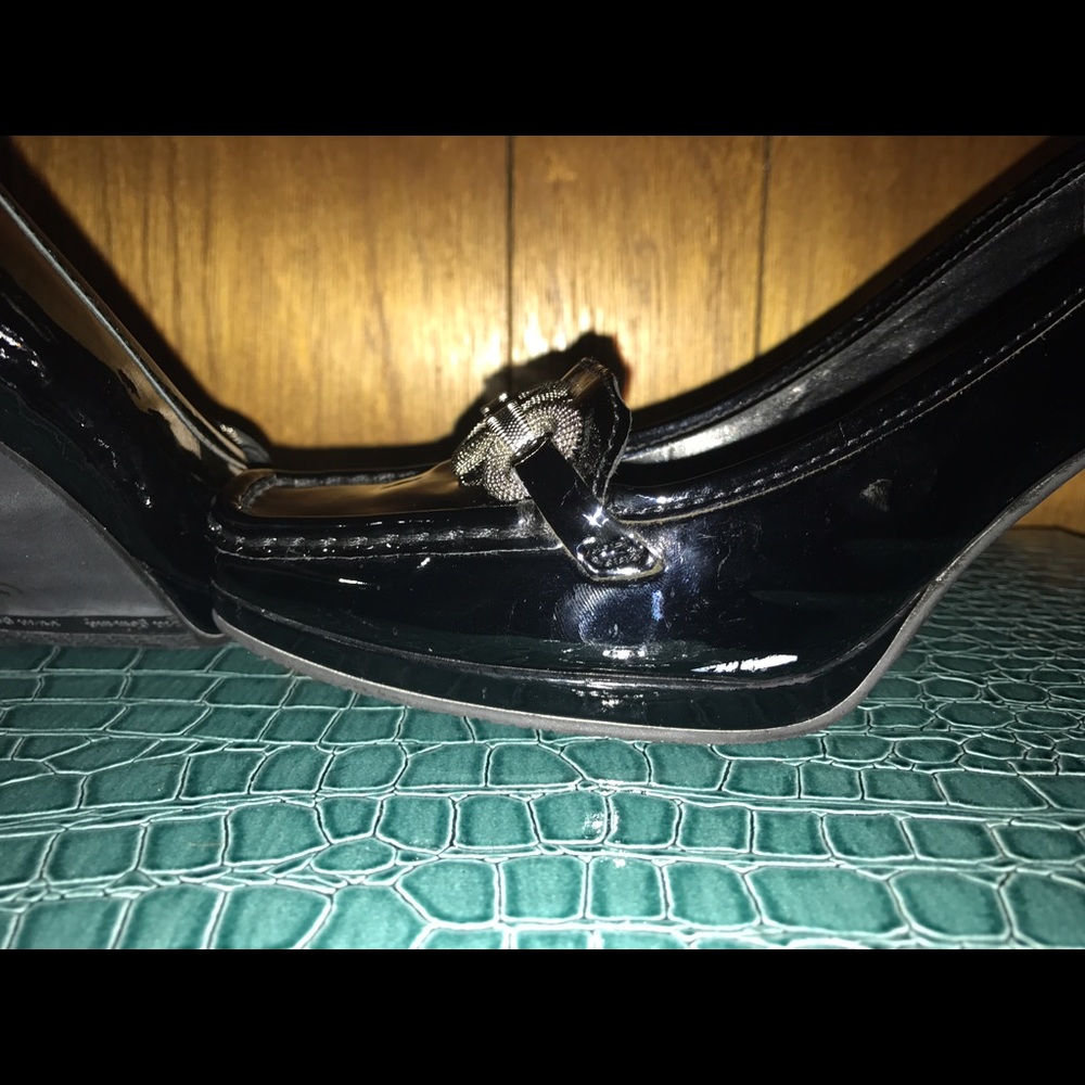 Shoes - Picture 4 of 4