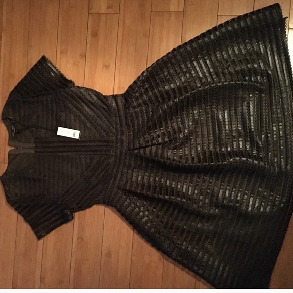 Dress - Picture 4 of 4