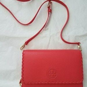 Marion Flat Crossbody