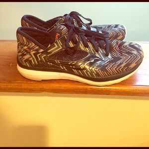 Saucony Kineta Relay - Black Chevron- 9.5