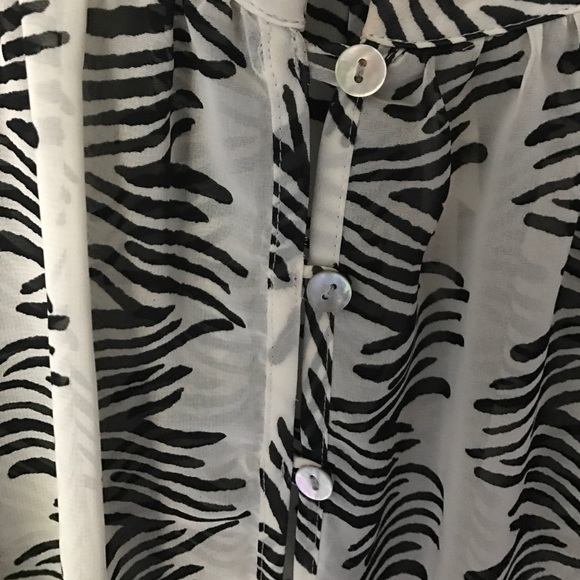 Bellatrix black and white blouse size S - Picture 2 of 2