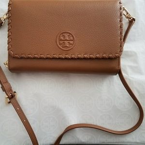 Marion Flat Wallet Crossbody