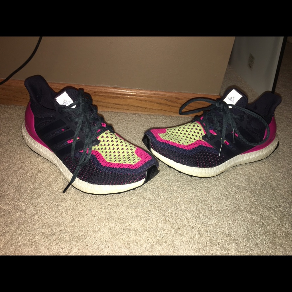 ❌ SOLD ❌ Women's adidas ultra boosts