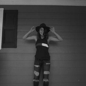 Meet your Posher, Elaina