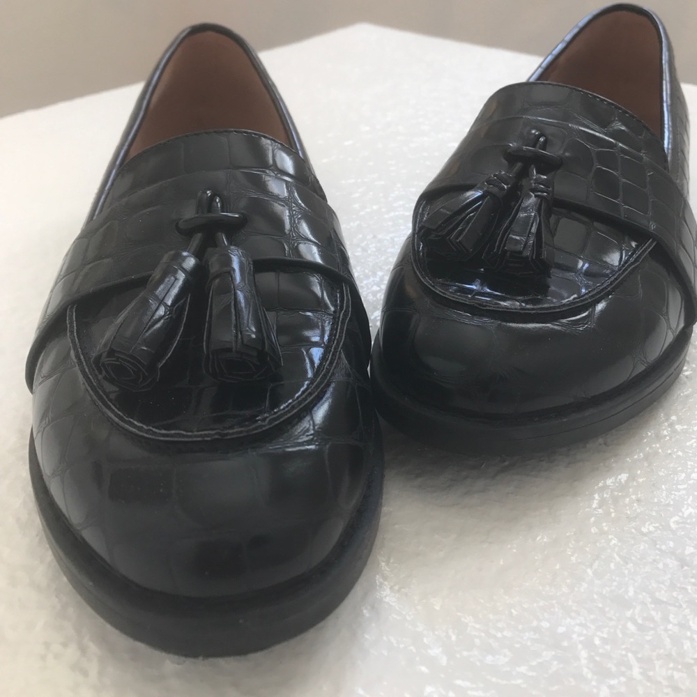 H&M faux crocodile tasseled loafers