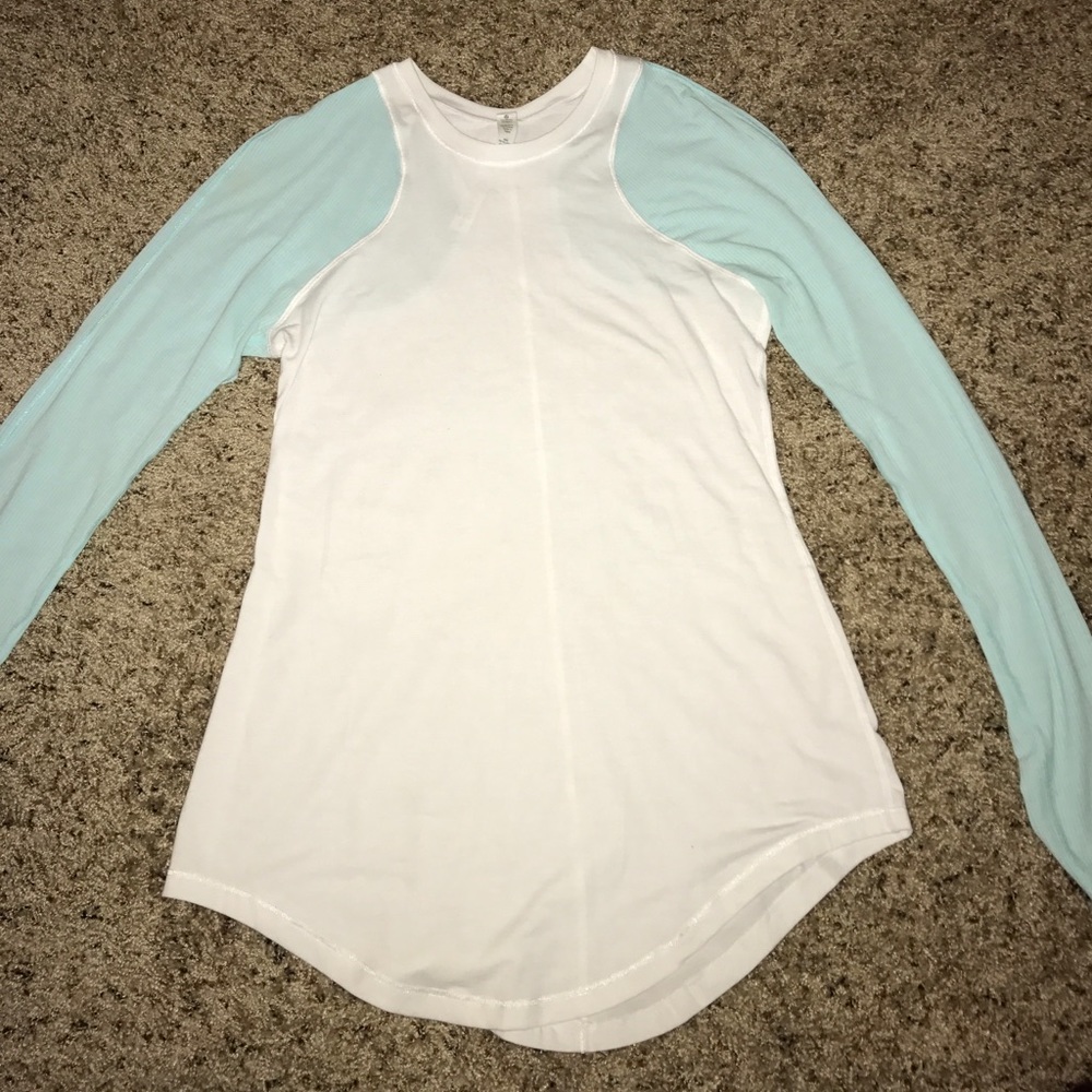 Lululemon White/Light Blue Long-sleeve size 6
