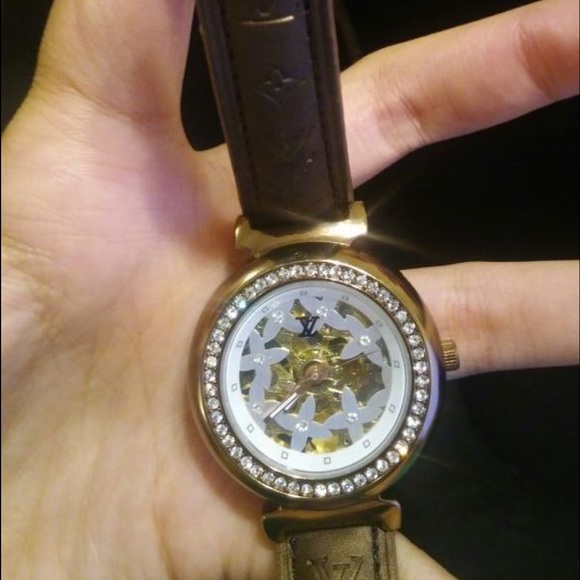 Louis Vuitton watch authentic with monogram - Picture 4 of 5