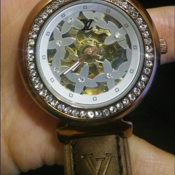 Louis Vuitton watch authentic with monogram - Picture 1 of 5
