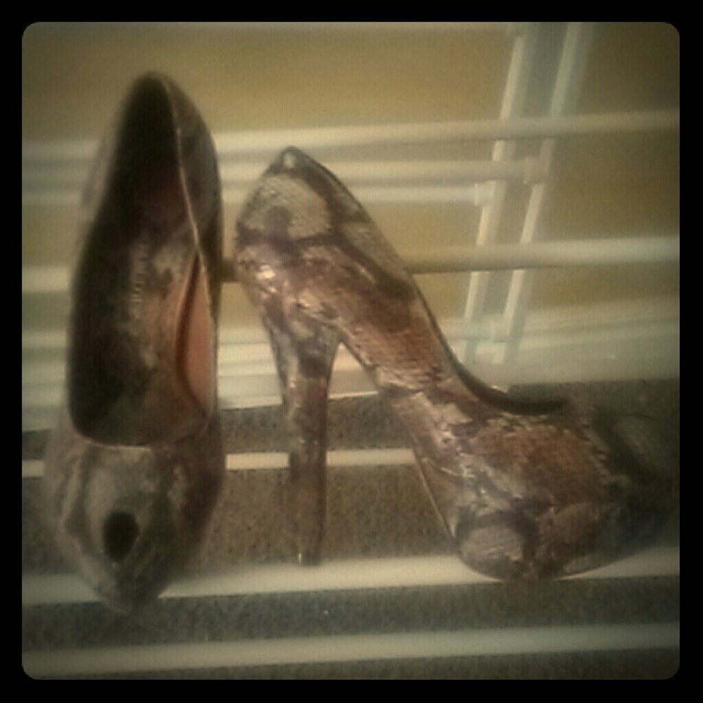 Brown purplish retro  heels from fabulous