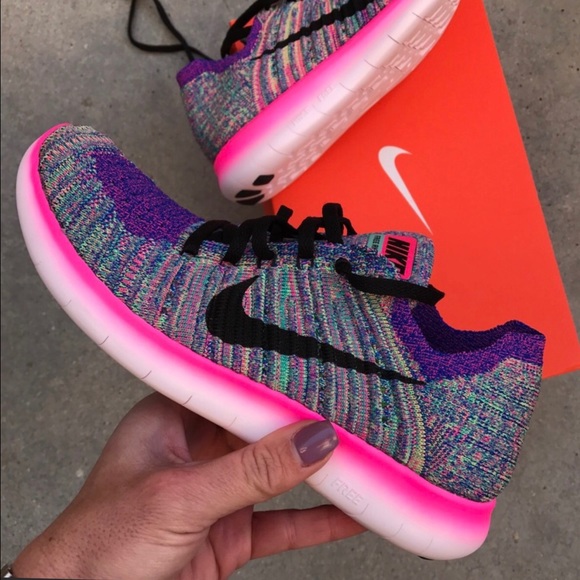 Nike Shoes - NWB 🍭 NIKE FLYKNIT FREE RUN SIZE 6.5 women
