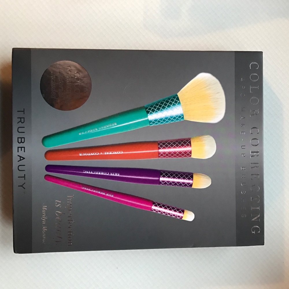 Make up brush set