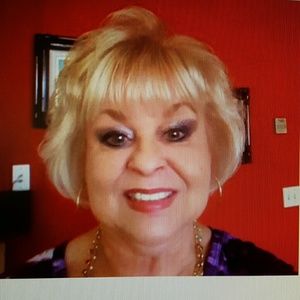 Meet your Posher, Carol