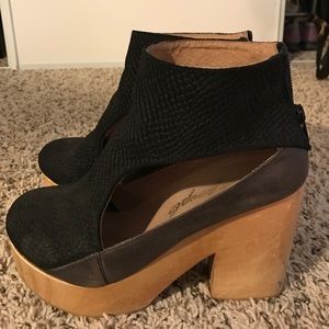 Barely worn Free People Shoes