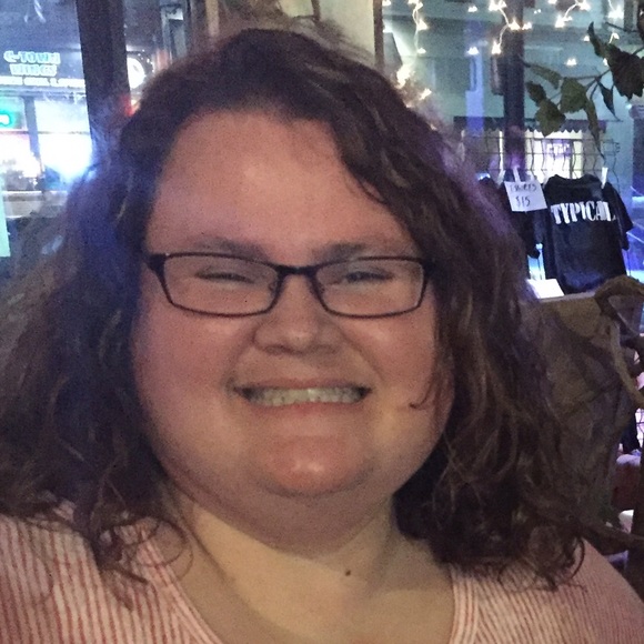 Meet your Posher, Jessica - Picture 1 of 1