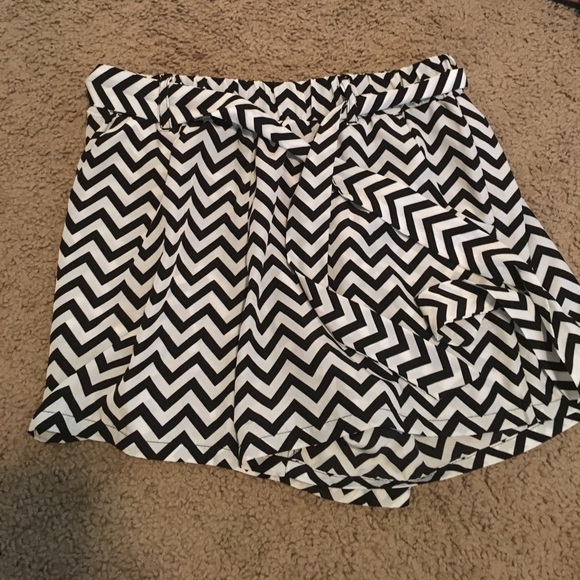 Chevron shorts - Picture 1 of 1