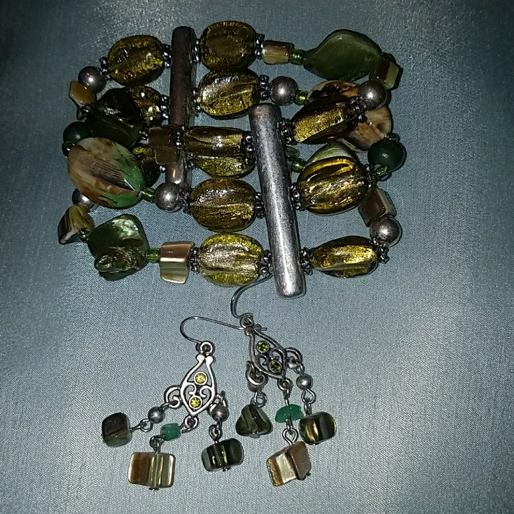 Green beaded earnings and bracelet