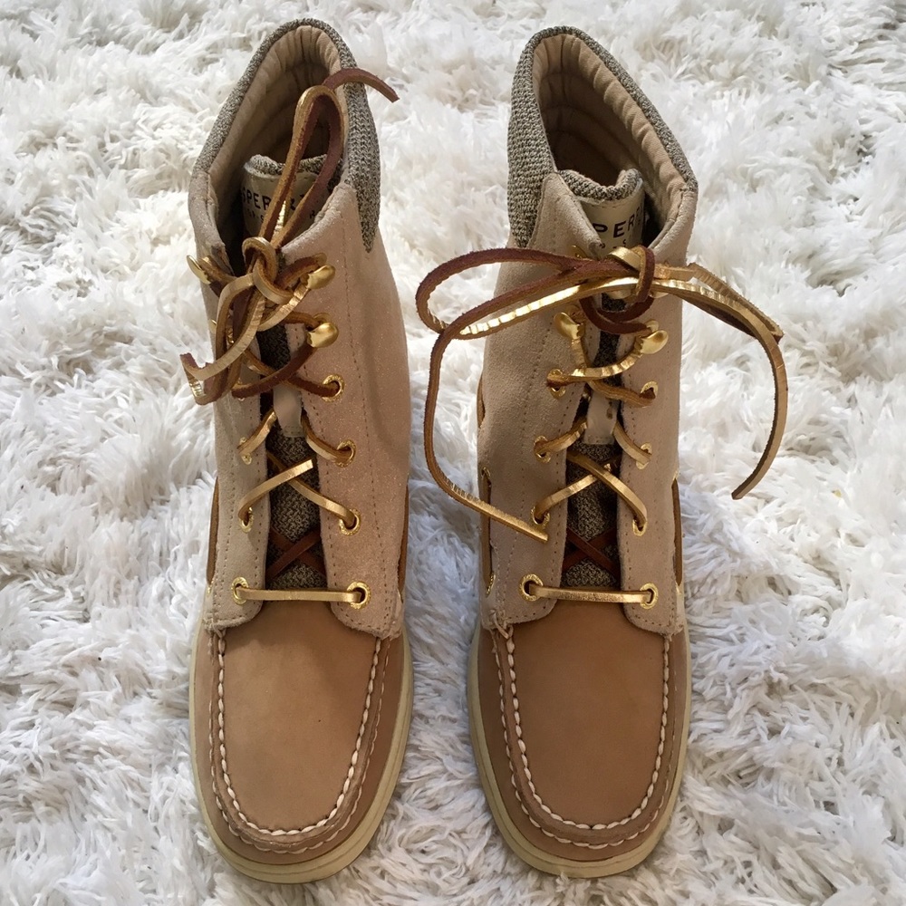 Sperry Flat Lace-Up Boot in Natural / Gold Shimmer