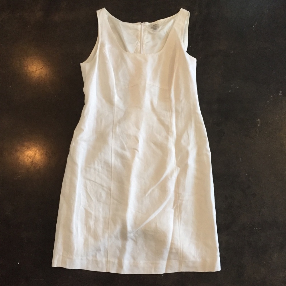 TAHARI Dress size 10 - White Chic - fitted