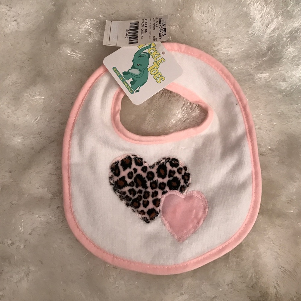 NWT Velvety soft bib