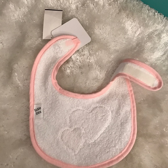 NWT Velvety soft bib - Picture 2 of 2