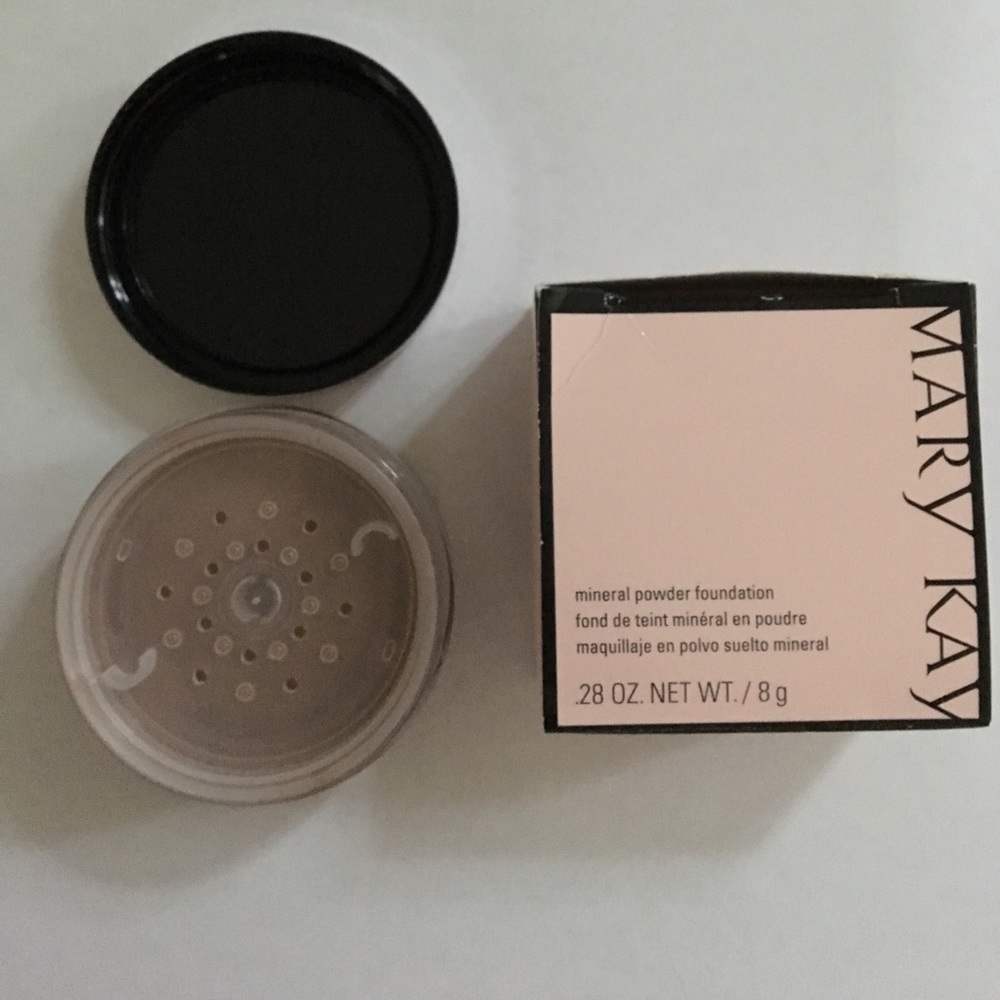 NEW Mary Kay Mineral Powder Foundation Bronze