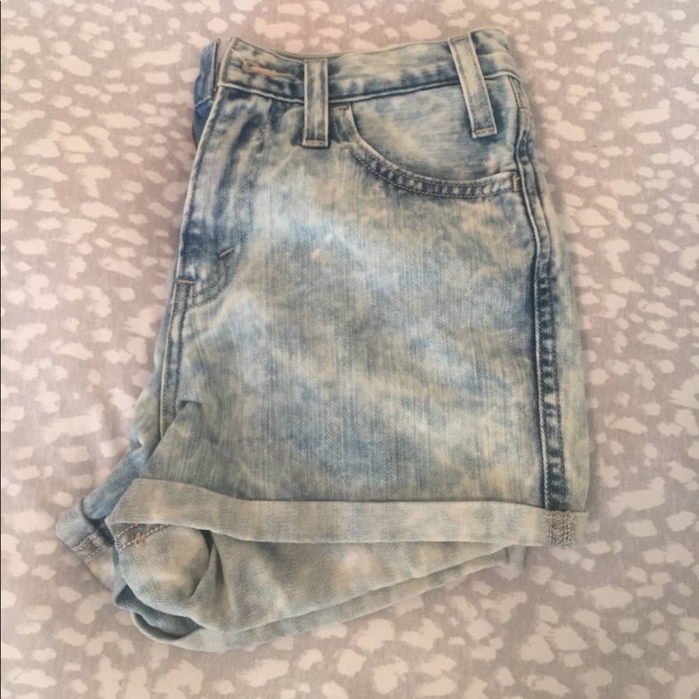Acid Wash High Waisted Levi's
